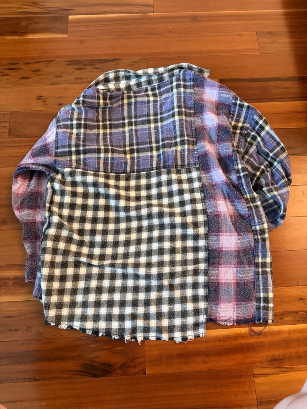 BDG flannel - Picture 2 of 2